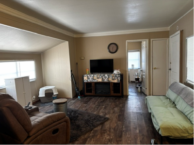 Photo 3 of 9 of home located at 43075 Bonaparte Ave, #162 Sterling Heights, MI 48314