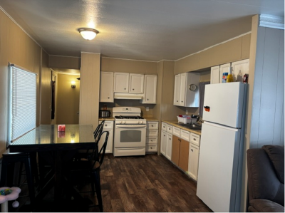 Photo 4 of 9 of home located at 43075 Bonaparte Ave, #162 Sterling Heights, MI 48314
