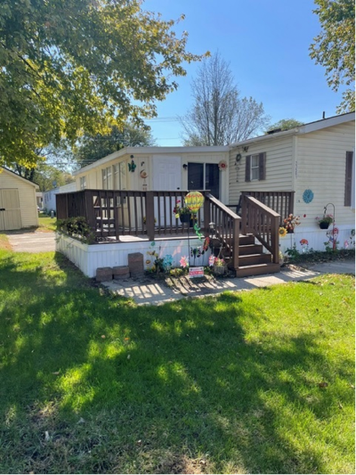 Photo 2 of 16 of home located at 27501 Clairet Dr, #690 Romulus, MI 48174