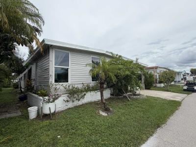 Photo 3 of 32 of home located at 464 Avanti Way North Fort Myers, FL 33917