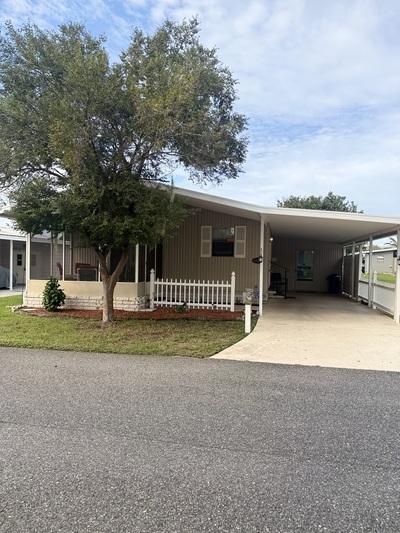 Photo 2 of 18 of home located at 10692 SW 29th Court Ocala, FL 34476