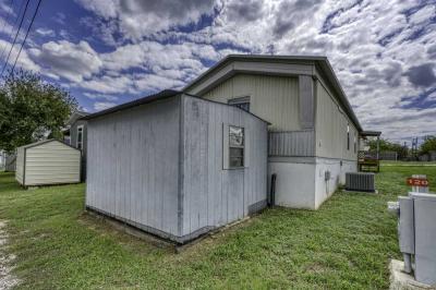 Photo 2 of 32 of home located at 122 Lone Oak Drive Kingsland, TX 78639