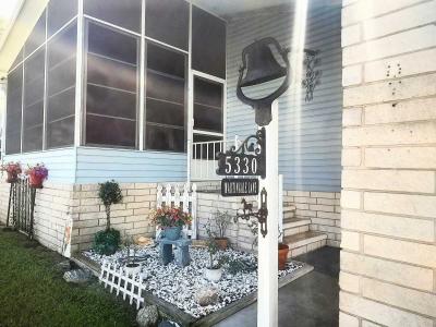 Photo 2 of 16 of home located at 5330 Martingale Ln Apopka, FL 32712
