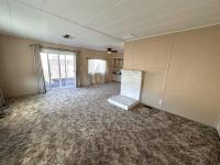 1971 HILLCREST Mobile Home