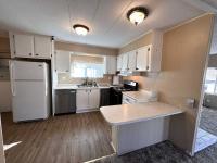 1971 HILLCREST Mobile Home