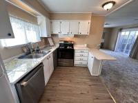 1971 HILLCREST Mobile Home