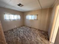 1971 HILLCREST Mobile Home
