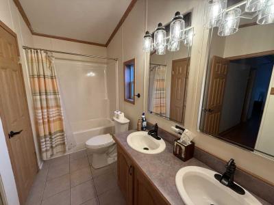 Photo 4 of 24 of home located at 416 Hyacinth Ln Matteson 60443, IL 60443