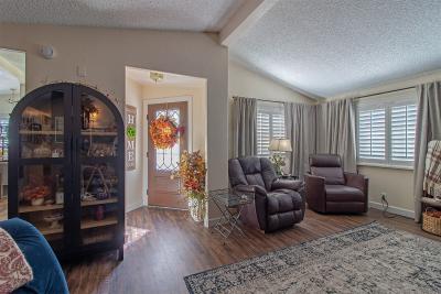 Photo 4 of 33 of home located at 143 Codyerin Dr. Henderson, NV 89074