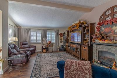 Photo 5 of 33 of home located at 143 Codyerin Dr. Henderson, NV 89074