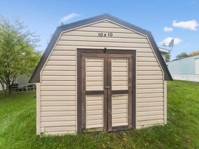 Photo 5 of 29 of home located at 4139 Clement Street Milford, MI 48381