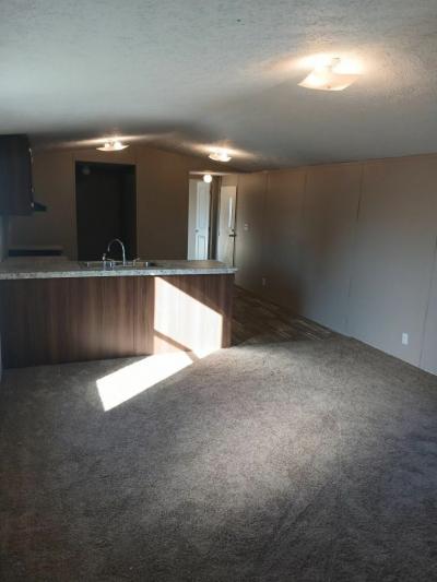 Photo 3 of 26 of home located at 475 Landis Lane Mount Washington, KY 40047