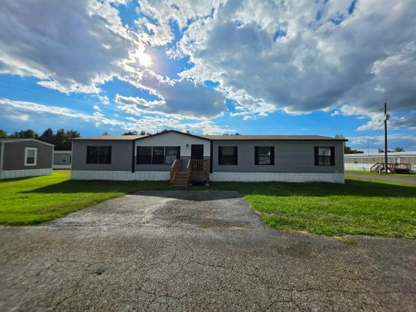 2026 THE CREEKWOOD Manufactured Home