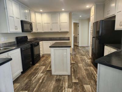 Photo 2 of 5 of home located at 230 Roosevelt Dr Davison, MI 48423