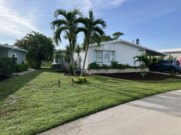 Photo 1 of 2 of home located at 1712 Hatteras Ln, #G61 Naples, FL 34110