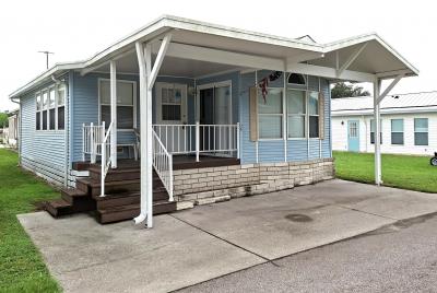 Photo 2 of 15 of home located at 37811 Chancey Rd., Site 026 Zephyrhills, FL 33541