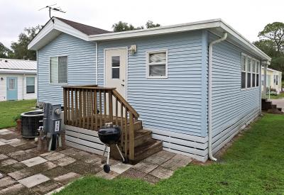 Photo 4 of 15 of home located at 37811 Chancey Rd., Site 026 Zephyrhills, FL 33541