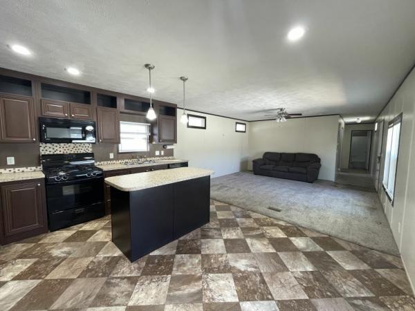 2103 Clayton Mobile Home