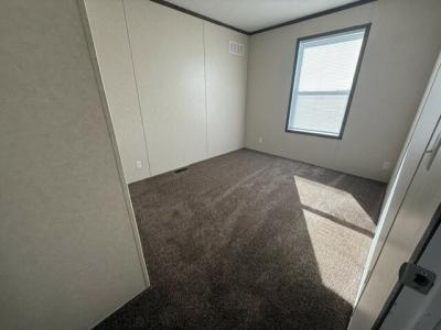 Photo 2 of 12 of home located at 980 Estate Drive Flint, MI 48506