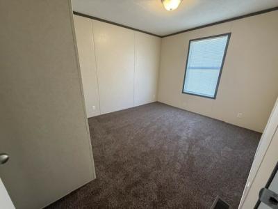 Photo 3 of 12 of home located at 980 Estate Drive Flint, MI 48506