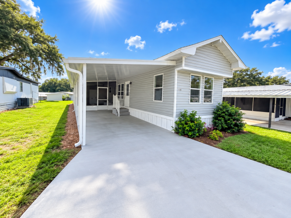 Photo 1 of 2 of home located at 138 Oakhill View Dr. #73 Valrico, FL 33594