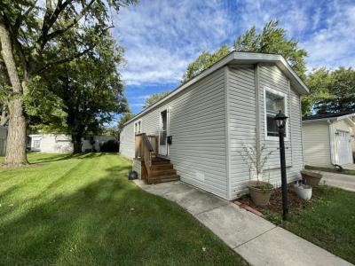 Photo 1 of 18 of home located at 1148 Lakewood Road Elgin, IL 60123