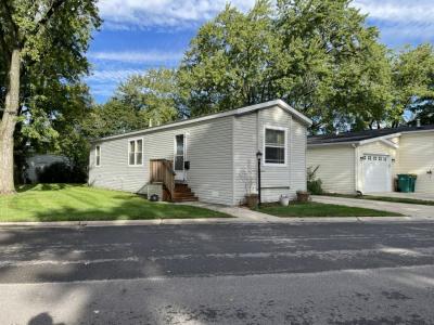 Photo 2 of 18 of home located at 1148 Lakewood Road Elgin, IL 60123