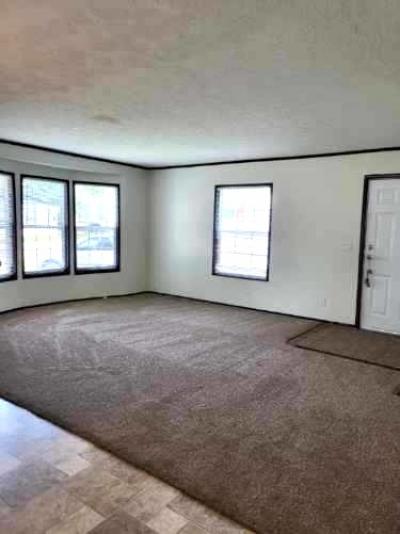 Photo 5 of 16 of home located at 1984 Lovell Ct #105 Milford, MI 48381