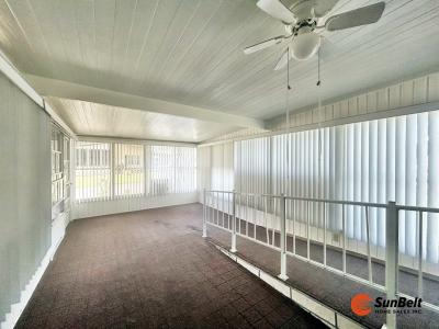 Photo 4 of 38 of home located at 5696 SW 56th Place Ocala, FL 34474