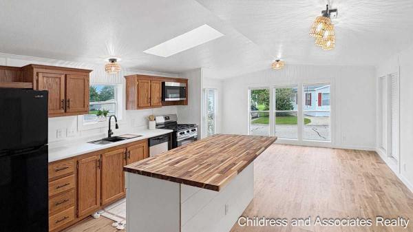 Photo 1 of 2 of home located at 321 Valley Oak Drive Coopersville, MI 49404