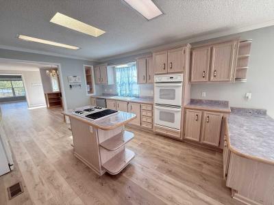 Photo 4 of 16 of home located at 322 Lilac Ln Matteson, IL 60443