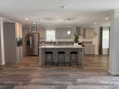Photo 4 of 11 of home located at 9 Anita Court Sorrento, FL 32776