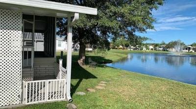 Photo 2 of 13 of home located at 14327 Fiddlesticks Court Orlando, FL 32826