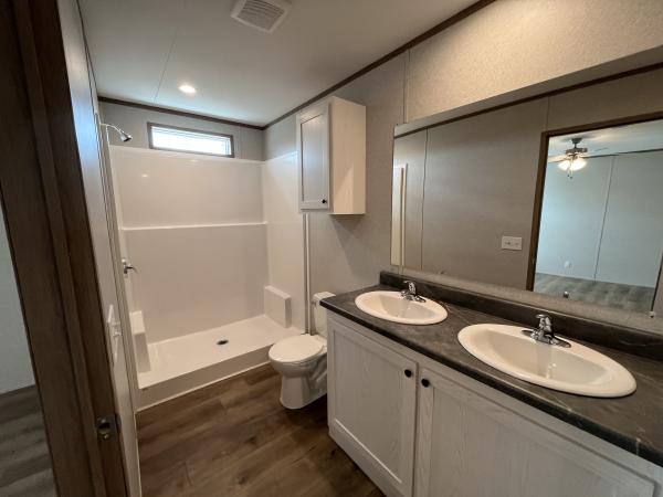 2026 Champion CHPR3252H32P08 Mobile Home
