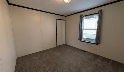 Photo 4 of 8 of home located at 255 Sutherland Highland, MI 48357