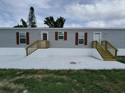 Photo 2 of 26 of home located at 118 Ixora Avenue Mount Dora, FL 32757