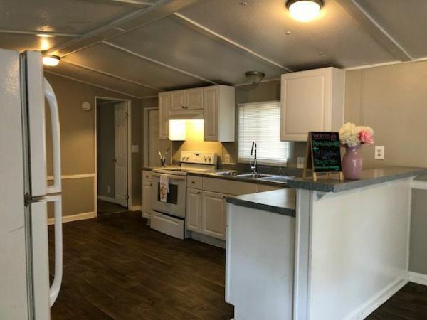 1985  Mobile Home For Rent