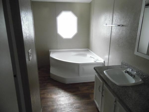 2000 Patriot Homes Lincoln Park Mobile Home