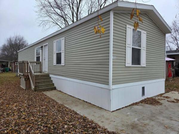 Photo 2 of 2 of home located at 423 Carriage Lane Estate Streator, IL 61364