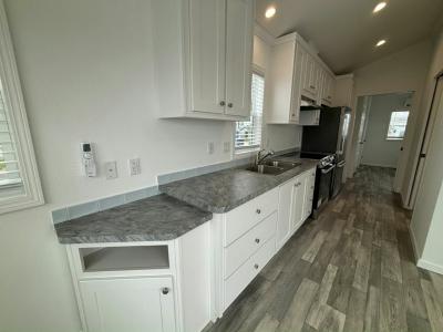 Photo 3 of 9 of home located at 2 South Lake Side Lake Placid, FL 33852