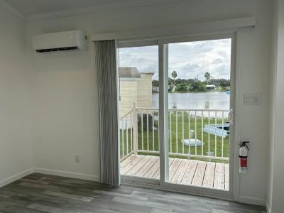Photo 4 of 9 of home located at 2 South Lake Side Lake Placid, FL 33852