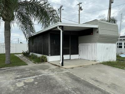 Mobile Home at 20 North Lakeside Lake Placid, FL 33852