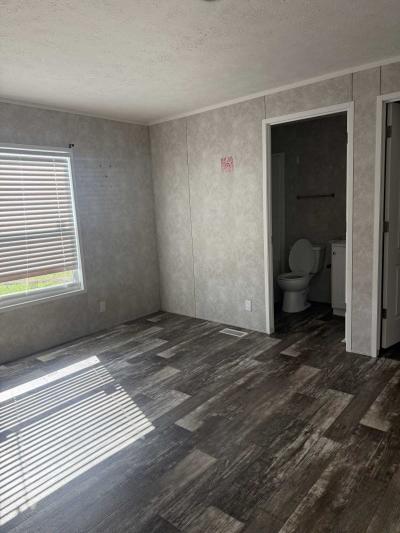 Photo 4 of 8 of home located at 118 Park Estate Ave Pontiac, IL 61764