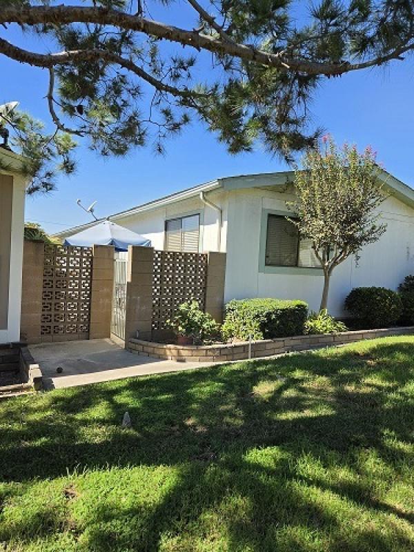 Photo 1 of 2 of home located at 752 Terrace Lake Dr # 321 Brea, CA 92821