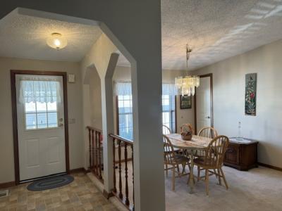Photo 5 of 8 of home located at 7718 Quail Run Easr Grand Rapids, MI 49508