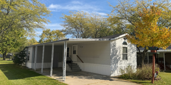 Photo 1 of 2 of home located at 4560 Ashwood Saginaw, MI 48603