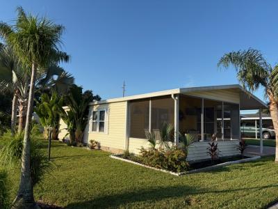 Photo 2 of 25 of home located at 509 Bluff Drive Auburndale, FL 33823