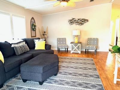 Photo 4 of 25 of home located at 509 Bluff Drive Auburndale, FL 33823