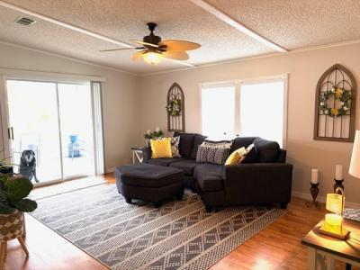 Photo 5 of 25 of home located at 509 Bluff Drive Auburndale, FL 33823