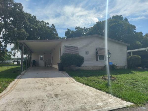 Photo 1 of 2 of home located at 9 Sea Fern Drive Leesburg, FL 34788